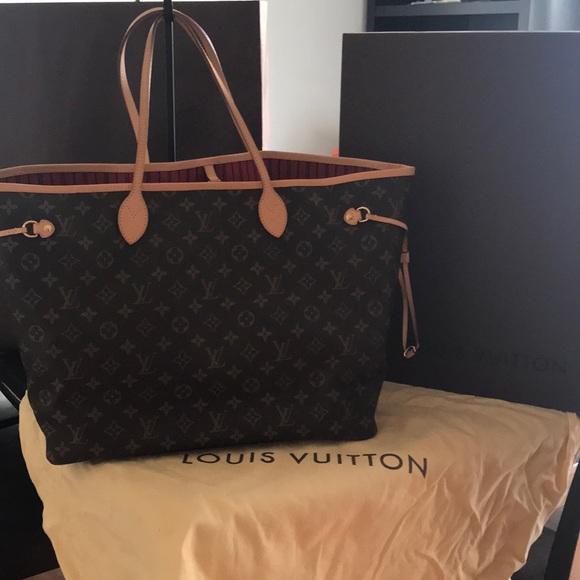 Louis Vuitton Handbags - Louis Vuitton GM monogram neverfull cerise